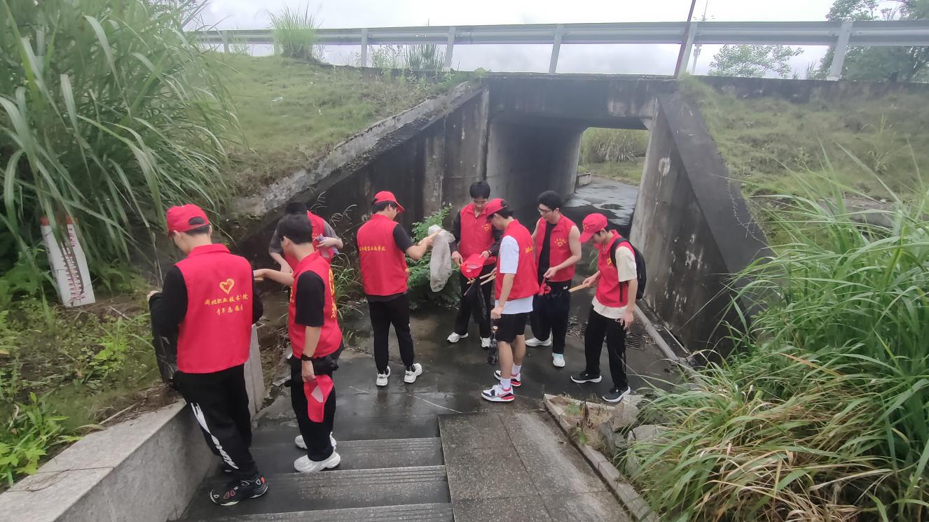 图片2.jpg 图片2.jpg