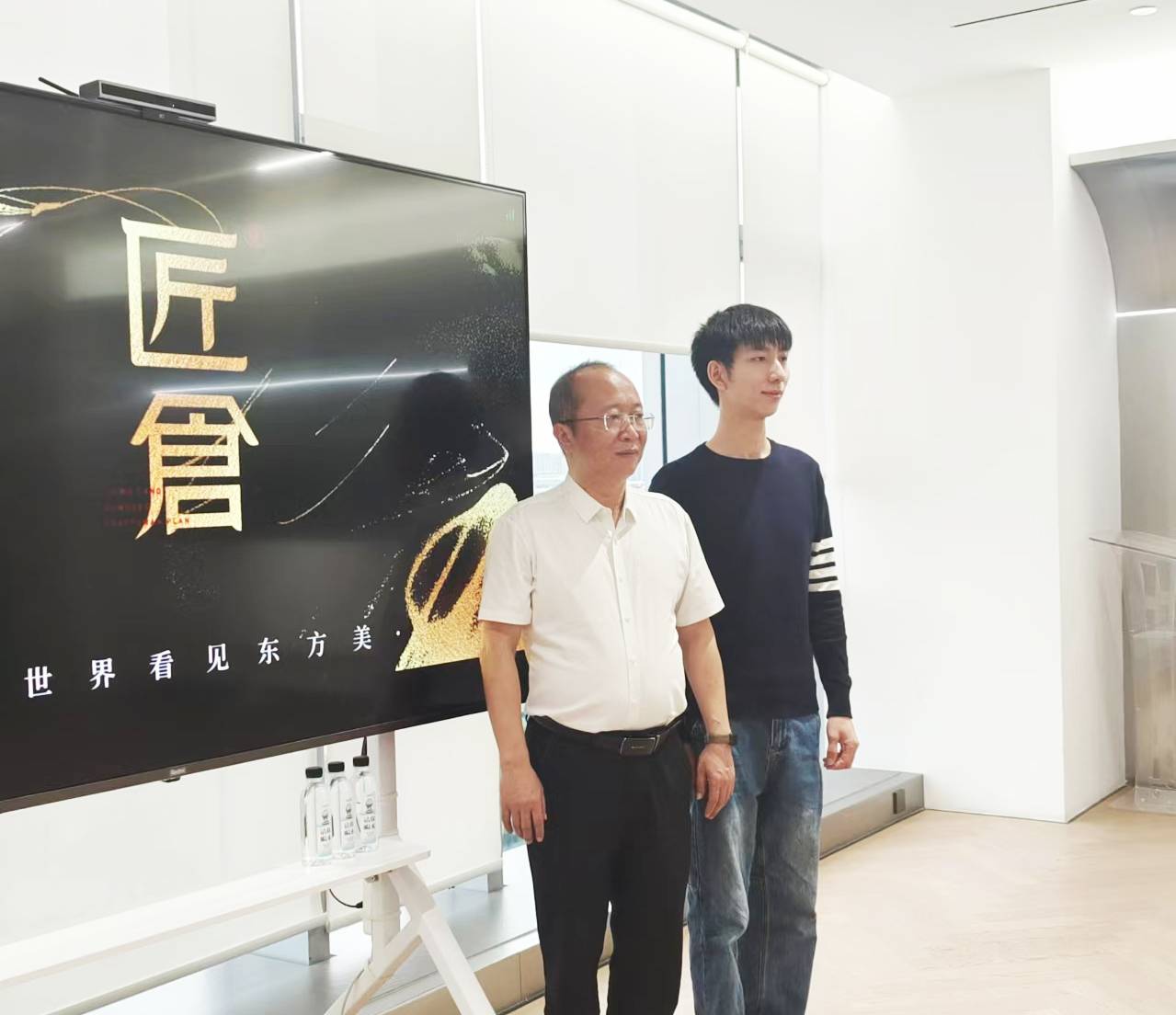 看望实习生2.jpg 看望实习生2.jpg